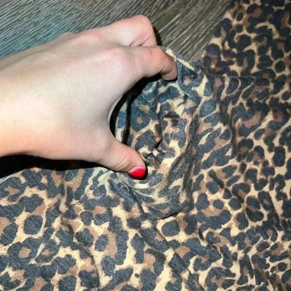 First Love Cheetah Print T-shit Dress With Pockets. Size Small - Picture 4 of 5